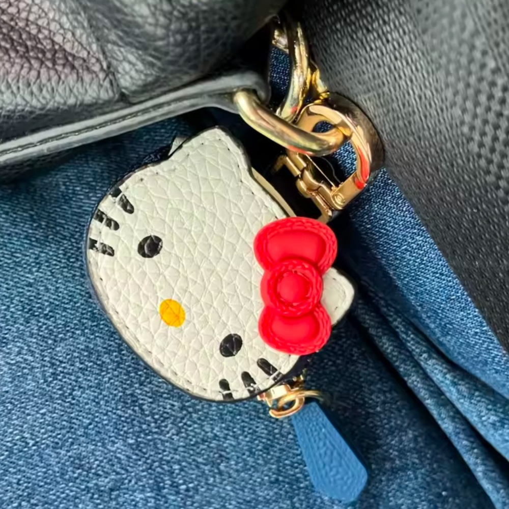 Hello Kitty Zippered Bag Charm - Picture 3 of 4
